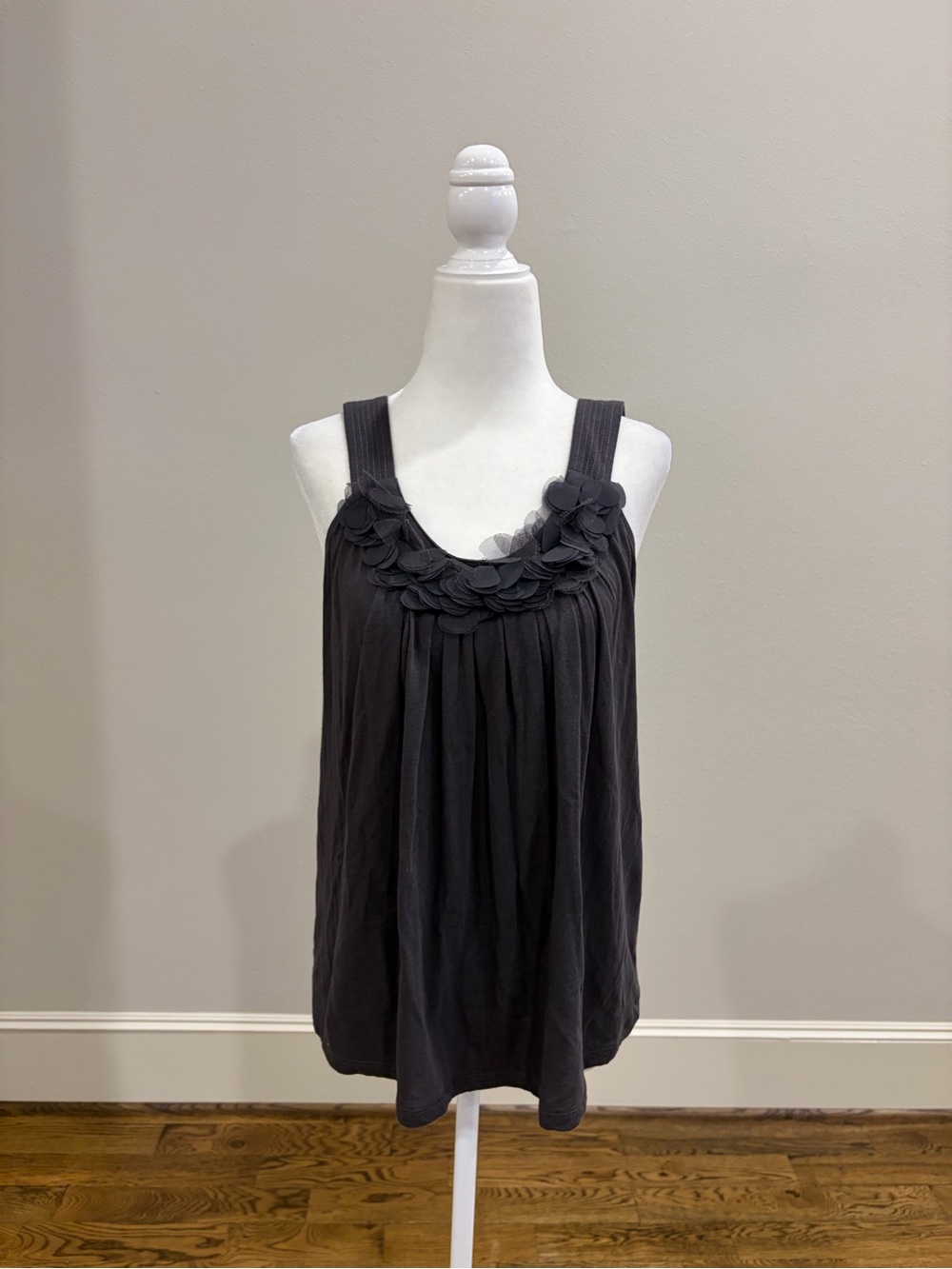 Express tank with floral appliqué